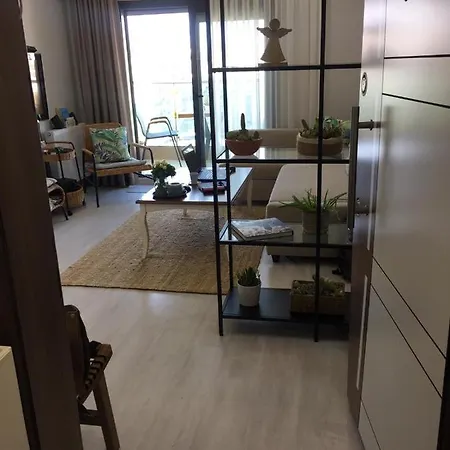 Cozy And Central, 1+1 Studio Flat ,near To Karsiyaka Shore . Apartamento Esmirna