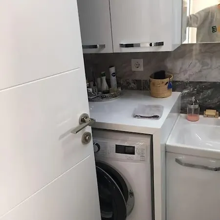 Cozy And Central, 1+1 Studio Flat ,near To Karsiyaka Shore .