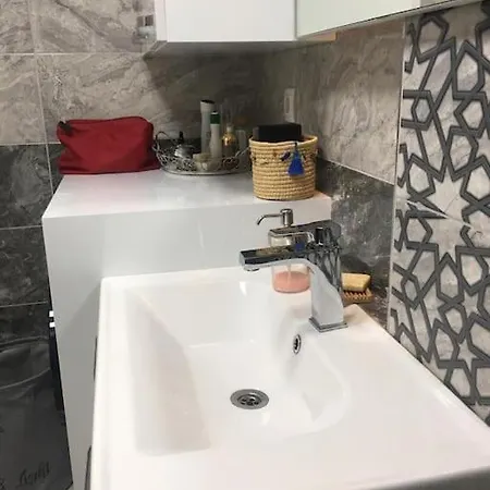 Cozy And Central, 1+1 Studio Flat ,near To Karsiyaka Shore . Apartamento Esmirna