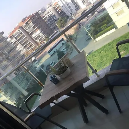 Cozy And Central, 1+1 Studio Flat ,near To Karsiyaka Shore . Esmirna