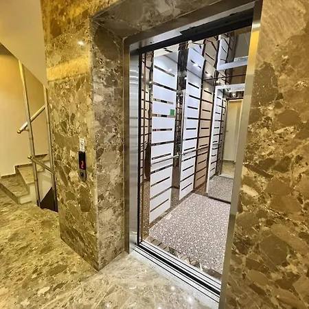 Cozy And Central, 1+1 Studio Flat ,near To Karsiyaka Shore . *
