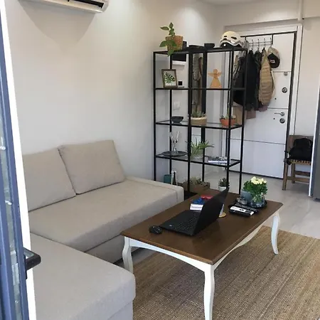 Appartement Cozy And Central, 1+1 Studio Flat ,near To Karsiyaka Shore . *