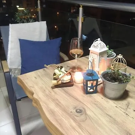 Cozy And Central, 1+1 Studio Flat ,near To Karsiyaka Shore . Appartement İzmir