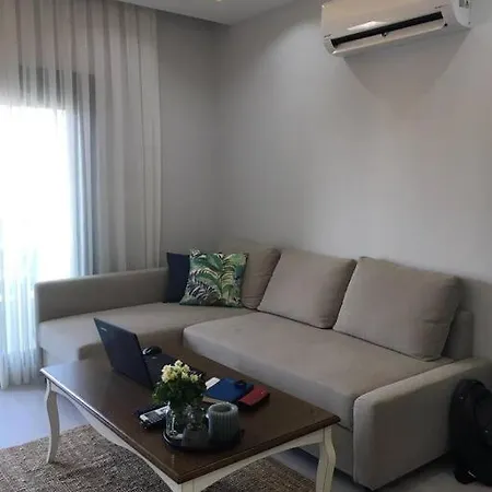 Cozy And Central, 1+1 Studio Flat ,near To Karsiyaka Shore . İzmir